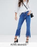 New Look Petite Frayed Hem Kick Flare Jeans - Blue