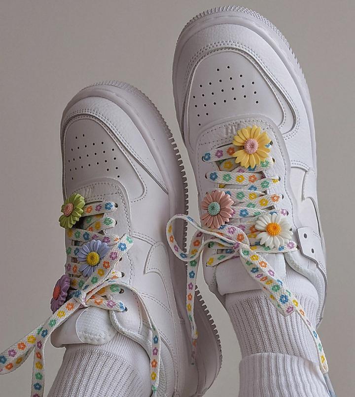 Labelrail X Pose And Repeat Customise Clip On Shoe Lace Flowers 6 Pack-multi