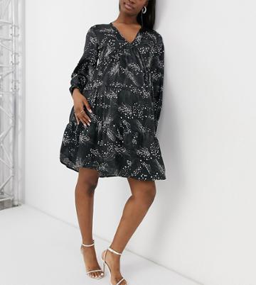 Violet Romance Maternity Wrap Dress In Floral Print-black