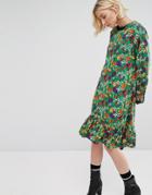 Stylenanda Drop Hem Midi Smock Dress In Garden Floral - Green