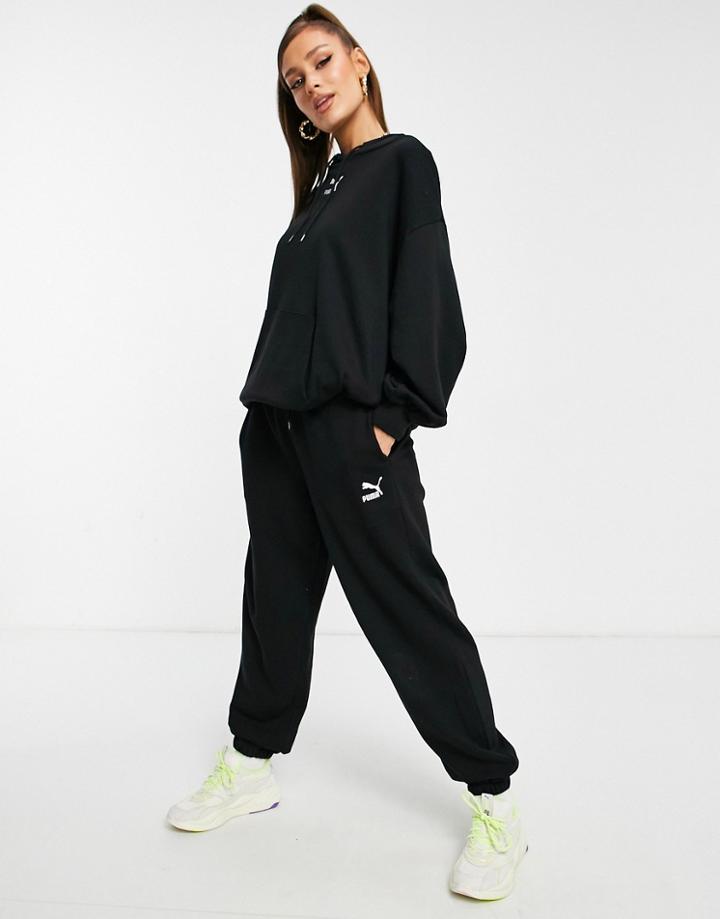 Puma Classics Relaxed Sweatpants In Black