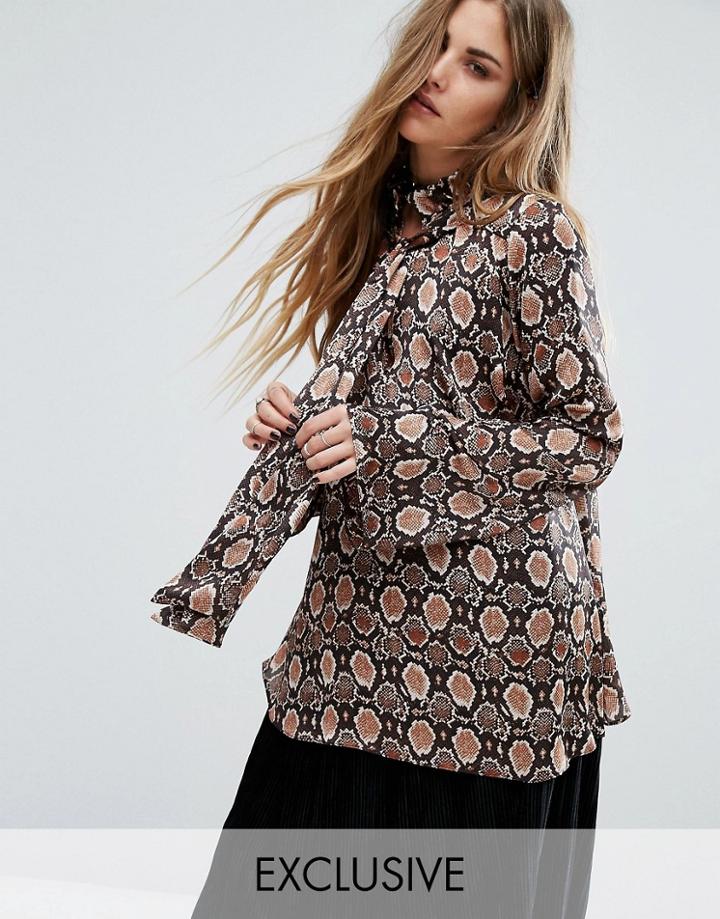 Reclaimed Vintage Flare Sleeve Shirt In Silky Animal Print - Black