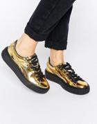 Puma Classic Platform Sneakers In Shiny Gold - Gold