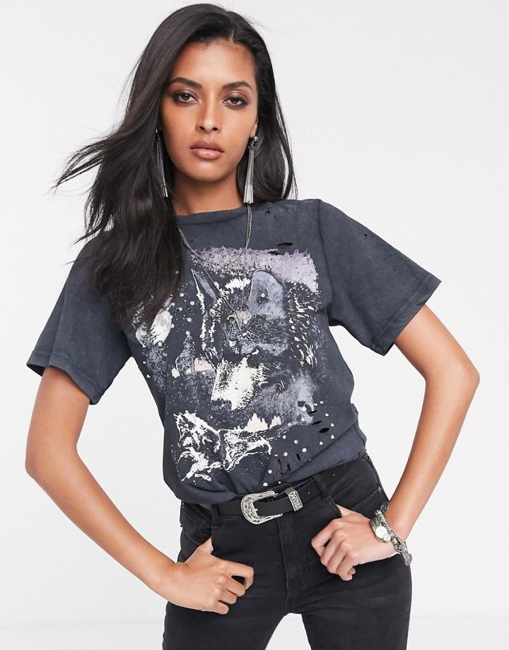 Sacred Hawk Overesized Distressed T-shirt With Wild Wolves Graphic-black