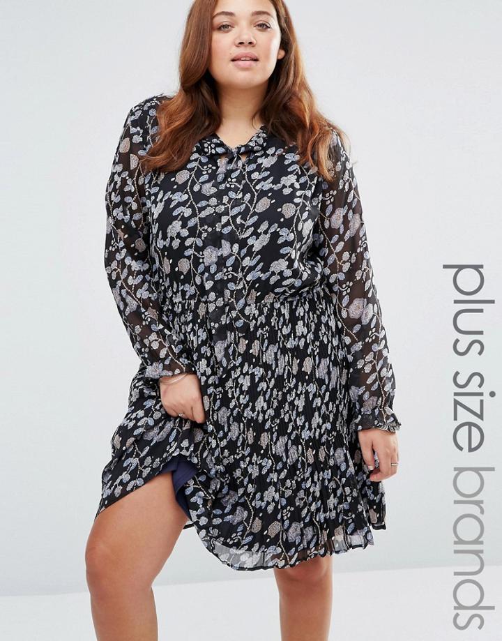 Yumi Plus Pleated Dress In Floral Print - Black