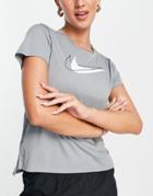 Nike Running Swoosh Dri-fit Short Sleeve T-shirt In Gray-grey