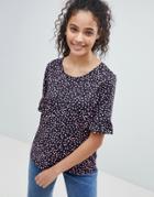 Only Jolene Print T-shirt With Ruffle Sleeve - Black
