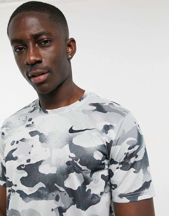 Nike Training Camo T-shirt In Light Gray-grey