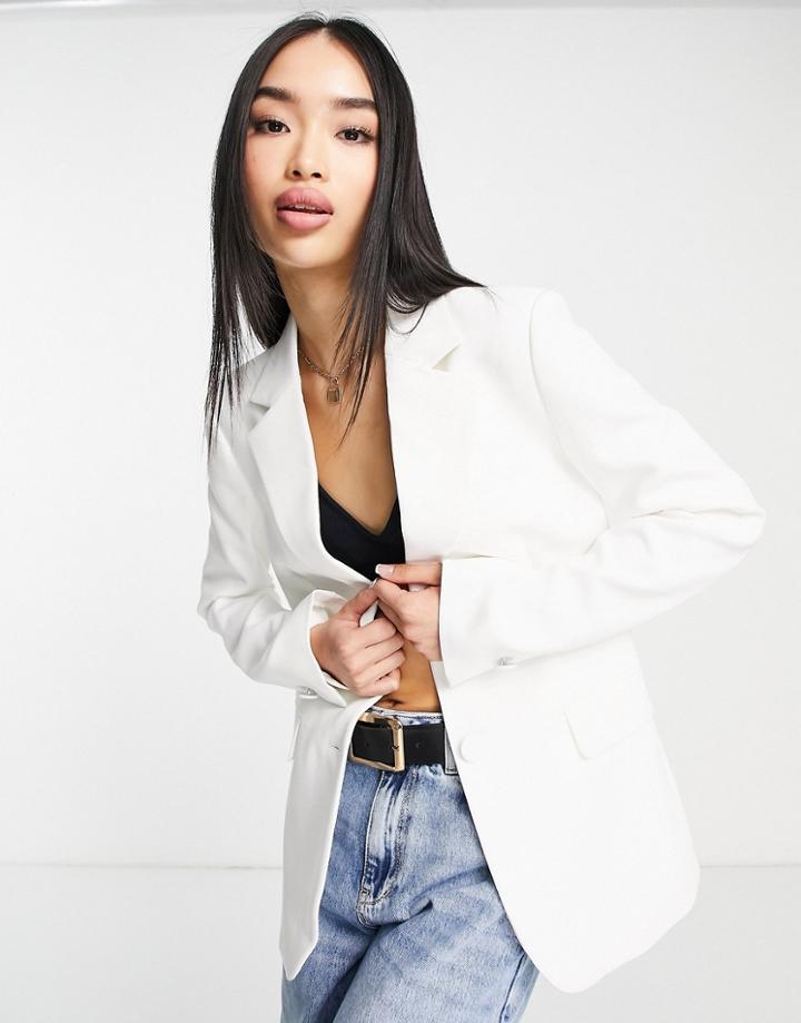 Urban Revivo Fitted Blazer In White