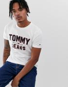 Tommy Jeans Essential T-shirt In White With Large Chest Logo