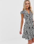 Qed London Button Down Collar Dress In Mono Print - Black