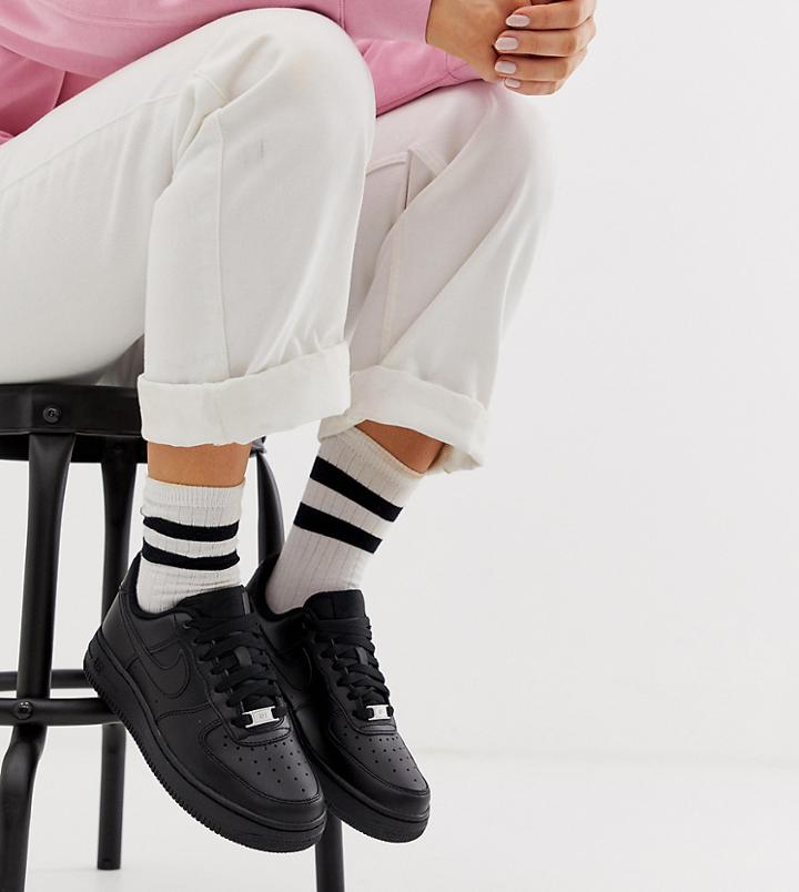 Nike Air Force 1'07 Sneakers In Black