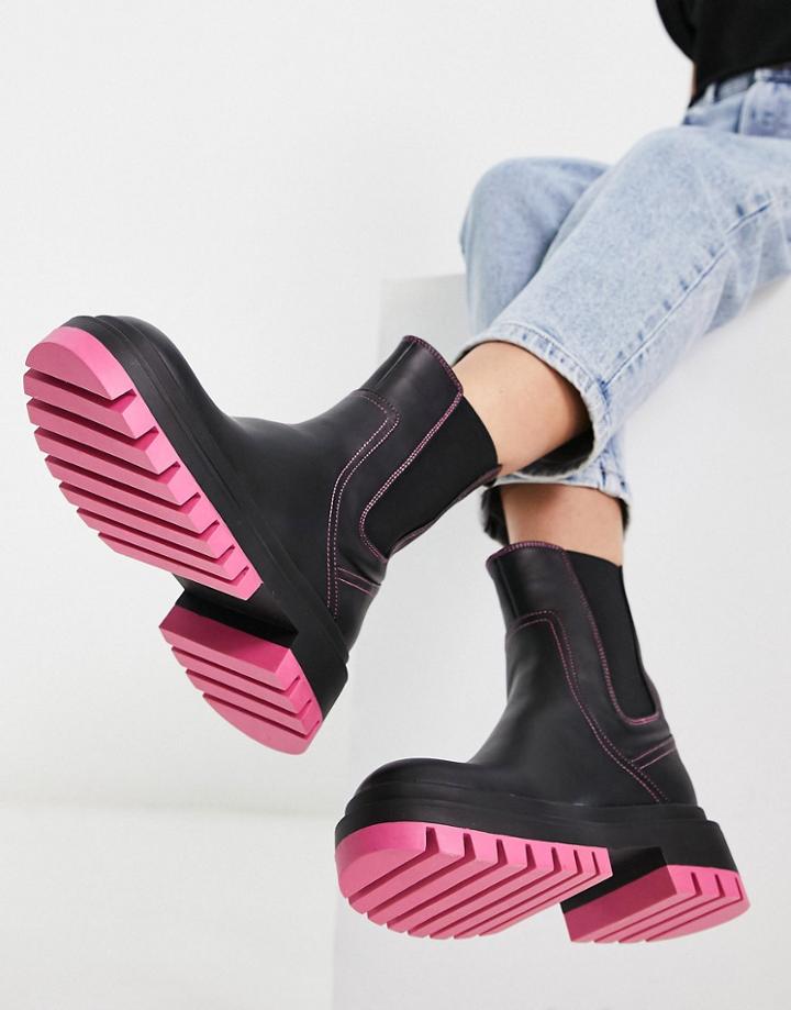 London Rebel Chelsea Boots In Black With Pink Sole