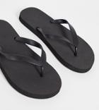 Truffle Collection Wide Fit Flip Flops In Black