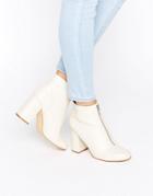 New Look Zip Front Leather Look Ankle Boot - Cream