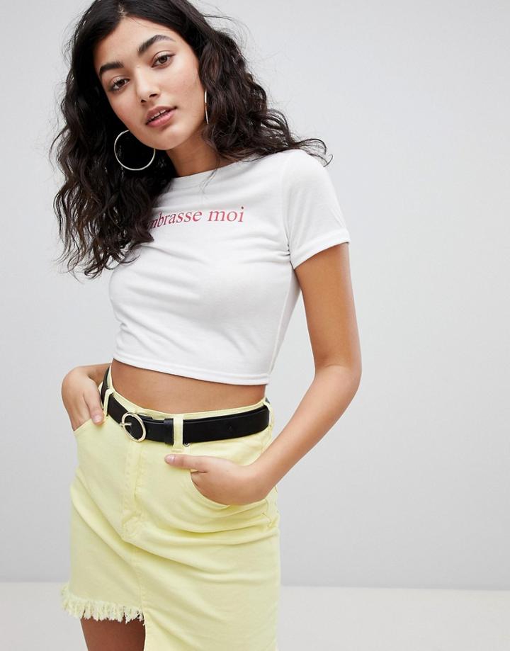 Prettylittlething Embrasse Moi Slogan Crop Top - White