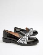 Pull & Bear Twist Detail Loafer In Black - Black