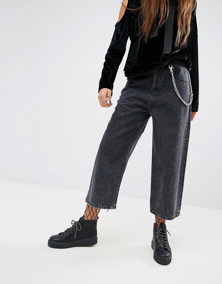 Asos Cropped Skater Jeans In Extreme Black Acid Wash With Pocket Chain - Black