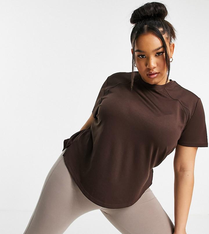 Asos 4505 Curve Icon Performance T-shirt-brown