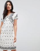 Deby Debo Billy Embroidered Shift Dress-cream