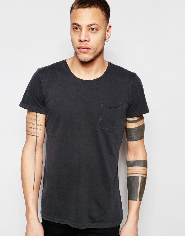 Solid T-shirt With Front Pocket - Black