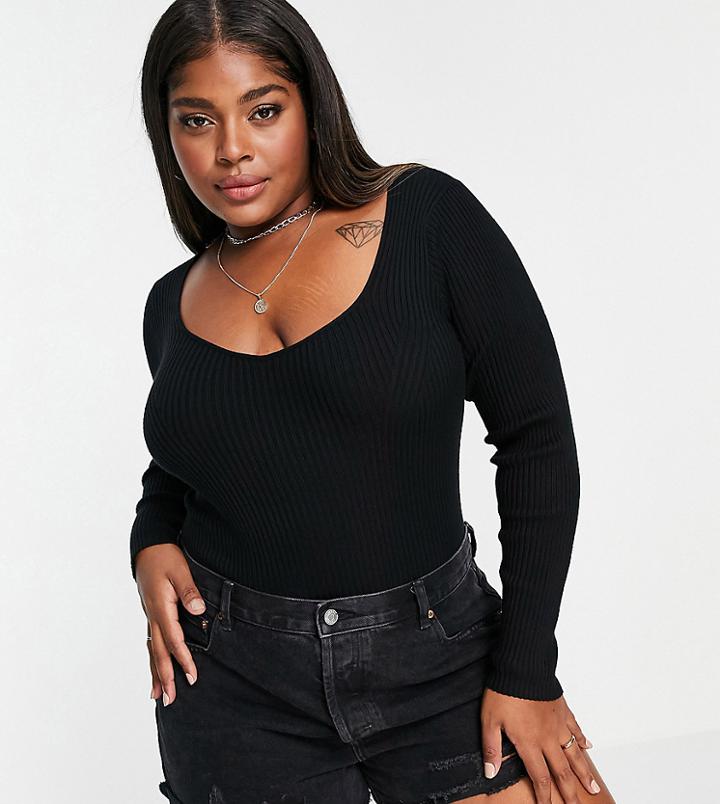 Vero Moda Curve Knit Top With V Neck In Cream-black