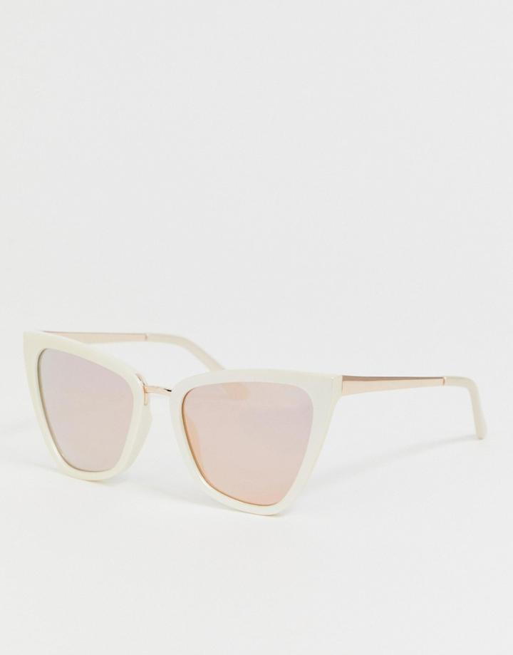 Quay Australia X J Lo Reina Cat Eye Sunglasses In Gold - Gold