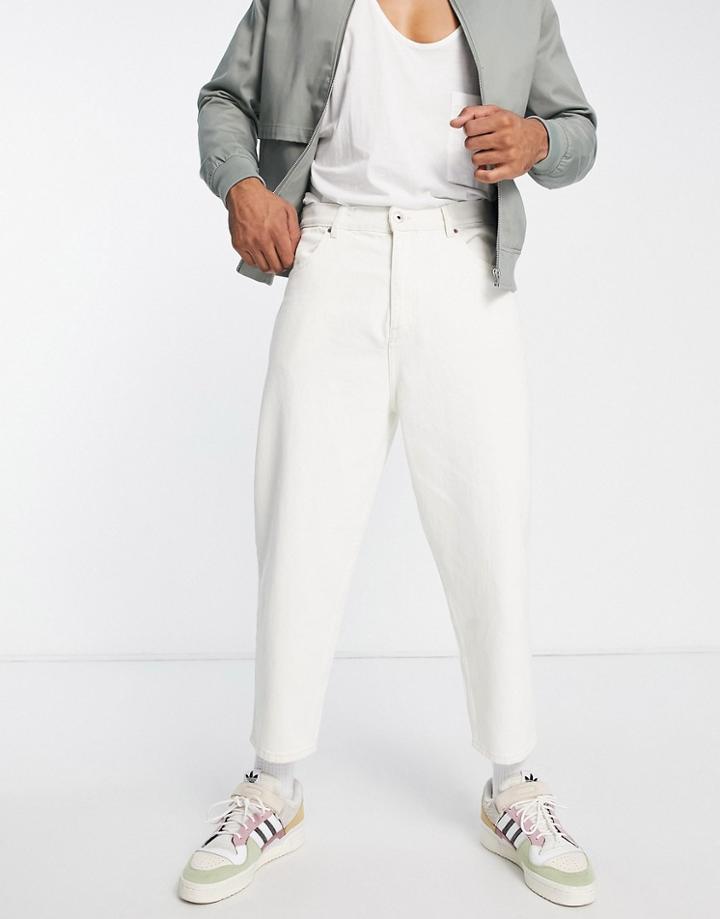 Pull & Bear Balloon Fit Jeans In White