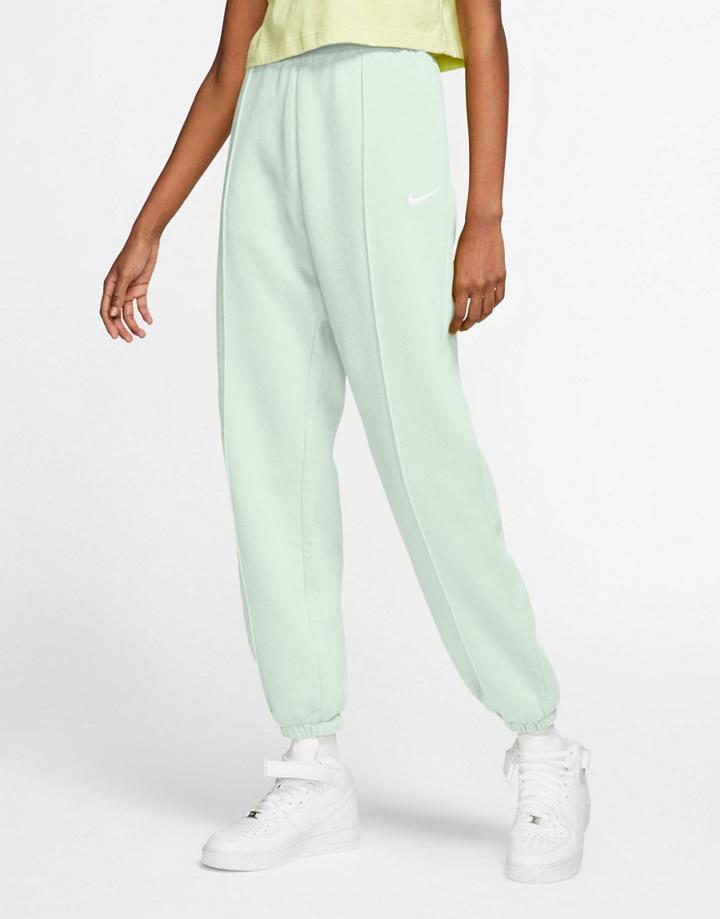Nike Trend Fleece Oversized Cuffed Sweatpants In Pale Green