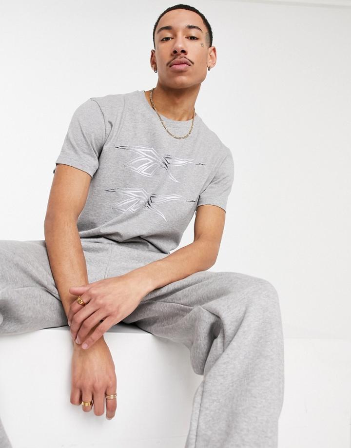 Reebok Cl Gp Aov T-shirt In Gray-grey