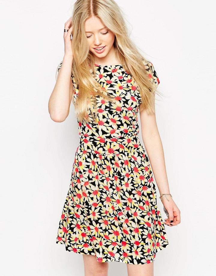 Jasmine Skater Dress In Daisy Print - Red