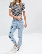 Daisy Street Mom Jeans With Applique Stars - Light Wash
