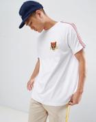 Pull & Bear T-shirt In White With Side Stripe And Tiger Detail - White