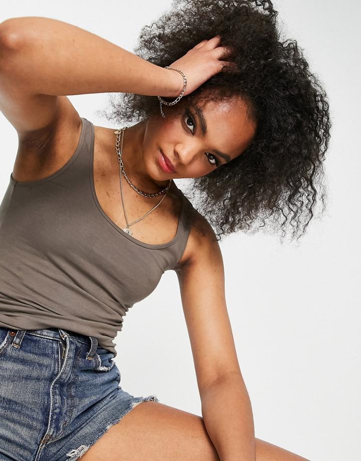 Vero Moda Basic Tank In Brown