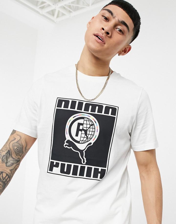 Puma International Large Graphic T-shirt In White