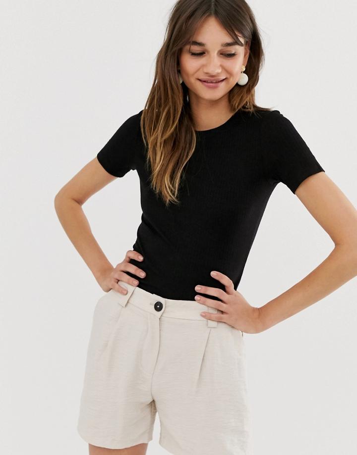 Monki T-shirt In Black
