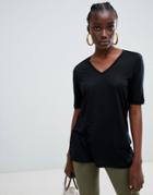 Selected Vita Glossy V-neck T-shirt - Black