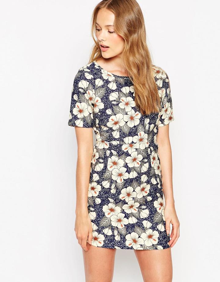 Yumi Shift Dress In Lareg Floral Print - Blue