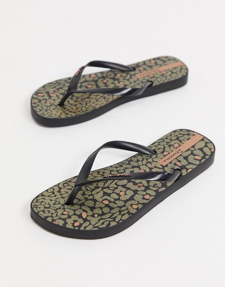 Ipanema Leopard Print Flip Flops-black