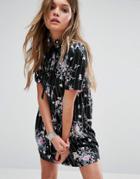 Motel Shirt Smock Dress In Floral With Tie Neck Detail - Black