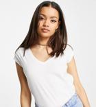 River Island Petite V Neck Girlfriend Tee In White