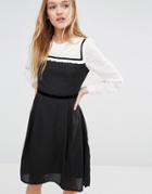 I Love Friday Dress With Peter Pan Collar - Black