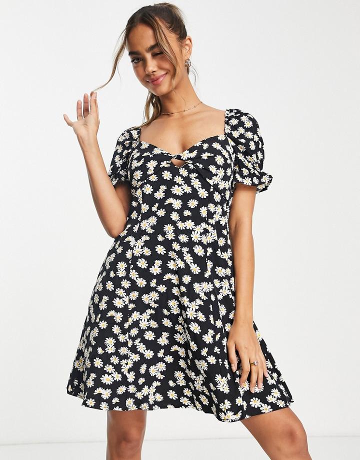Qed London Twist Front Mini Dress In Daisy Print-black