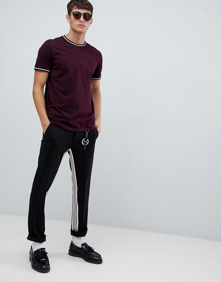 Fred Perry Twin Tipped T-shirt In Burgundy - Red