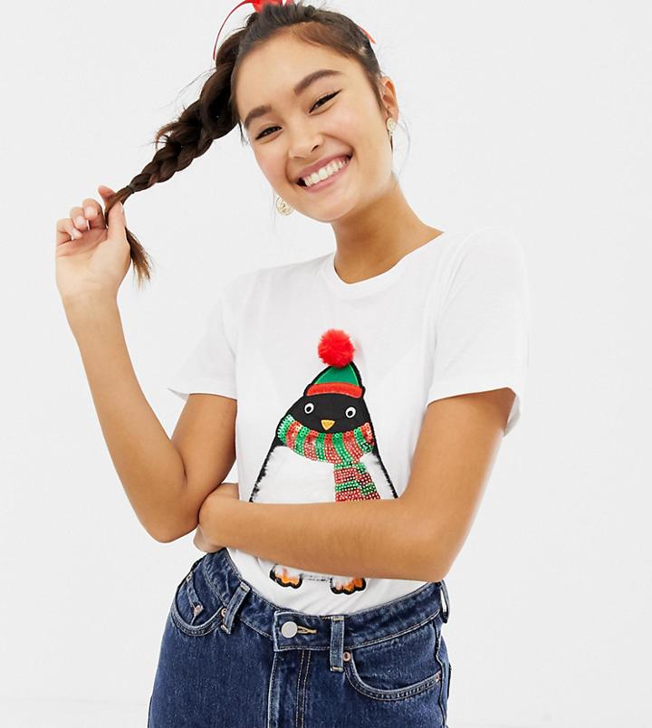 New Look Christmas Tee With Faux Fur Penguin In White - White