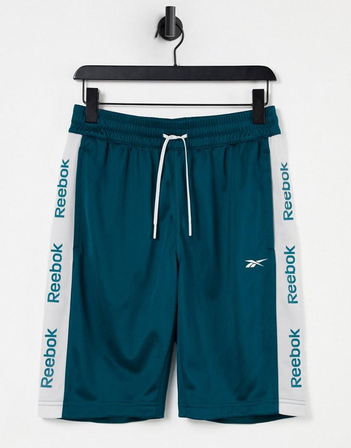 Reebok Te Linear Logo Shorts In Green