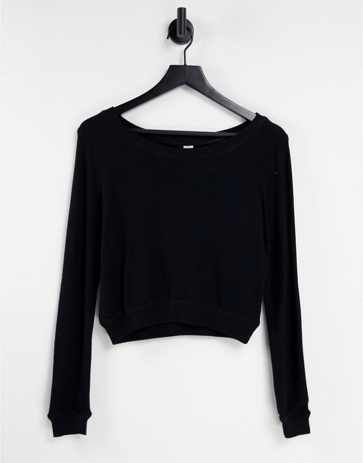 Dorina Calm Fluffy Cropped Sweat In Black
