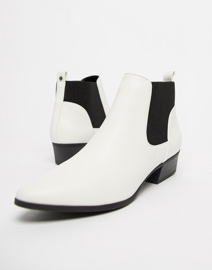 Qupid Kitten Heel Chelsea Boots-white