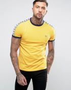 Fred Perry Sports Authentic T-shirt In Gold - Gold