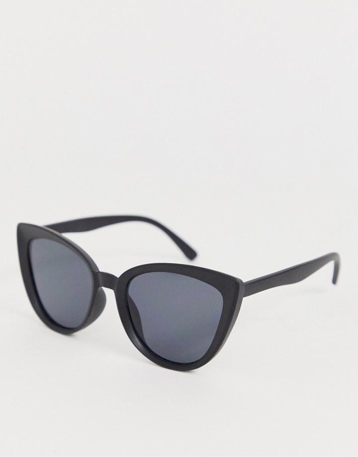 Aj Morgan Oversized Cat Eye Sunglasses In Black